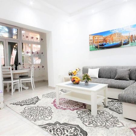 Kala Apartment Tivat Buitenkant foto