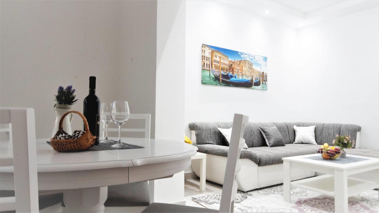 Kala Apartment Tivat Buitenkant foto